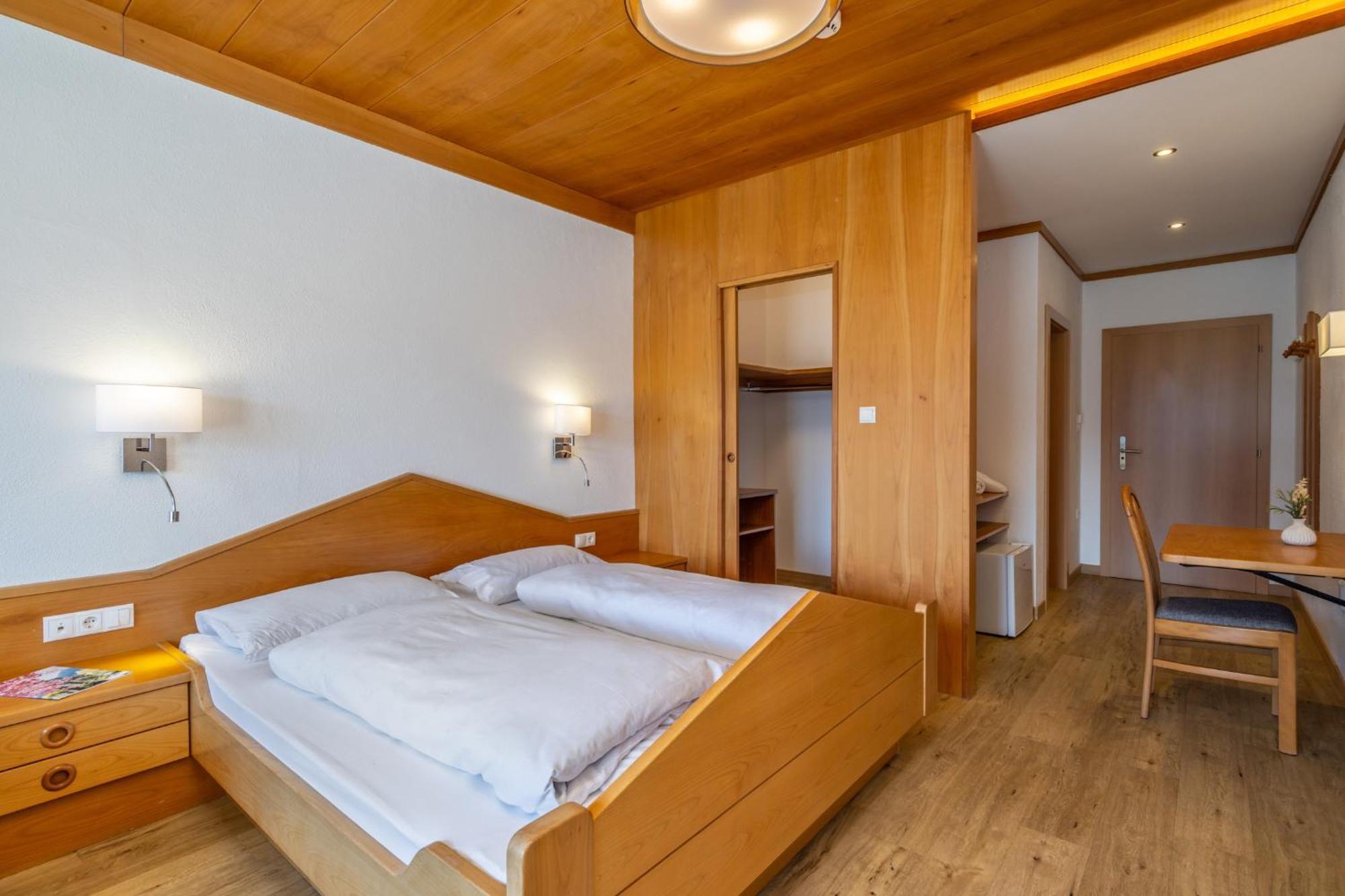 טירולו Hotel Panorama מראה חיצוני תמונה